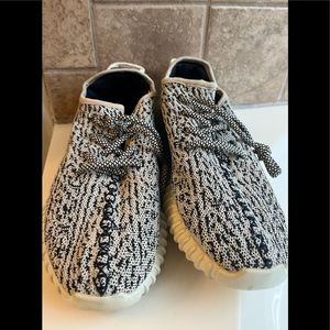 YEEZY 350 V1 TURTLE DOVES